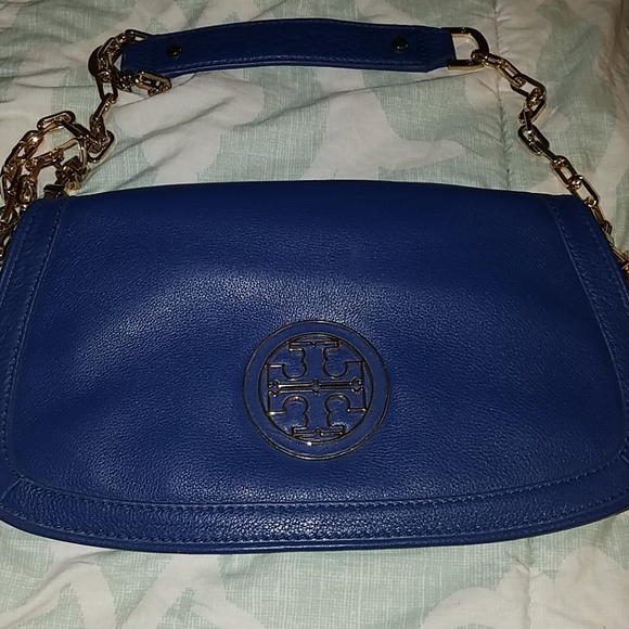 Tory Burch Amanda Logo clutch crossbody - Picture 3 of 5